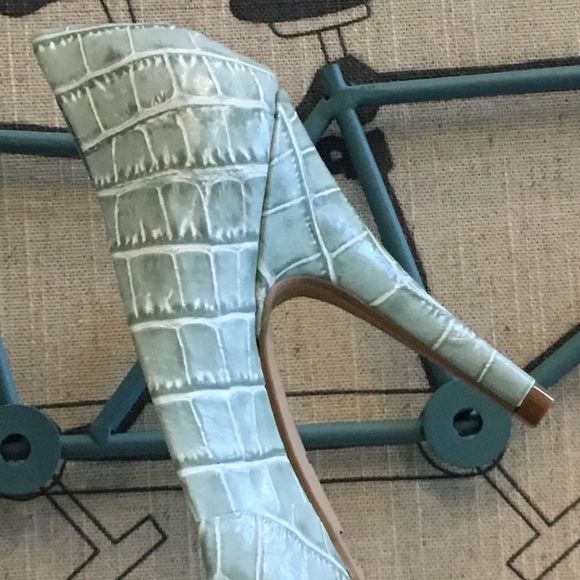 Top Heels Co Heaven Light Green Pumps - Picture 6 of 6